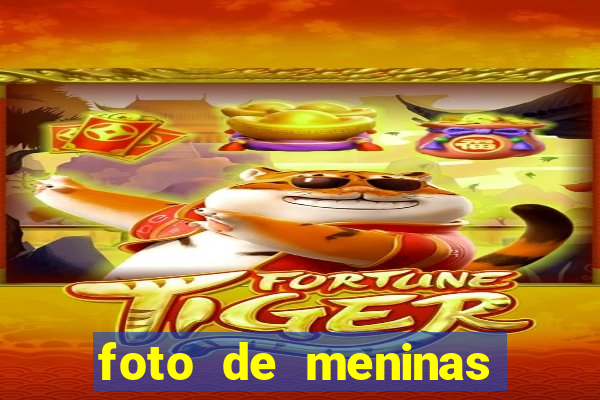 foto de meninas cacheadas no espelho