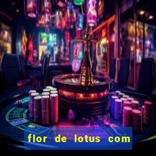 flor de lotus com lua tatuagem